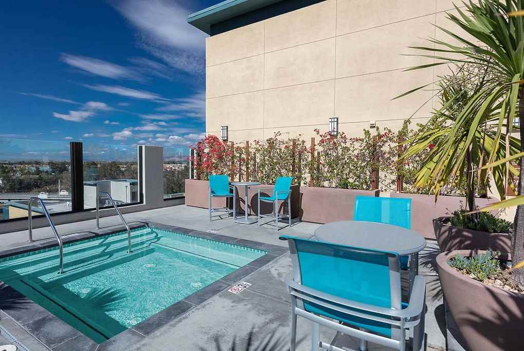 Apex - Photo 4 of 50