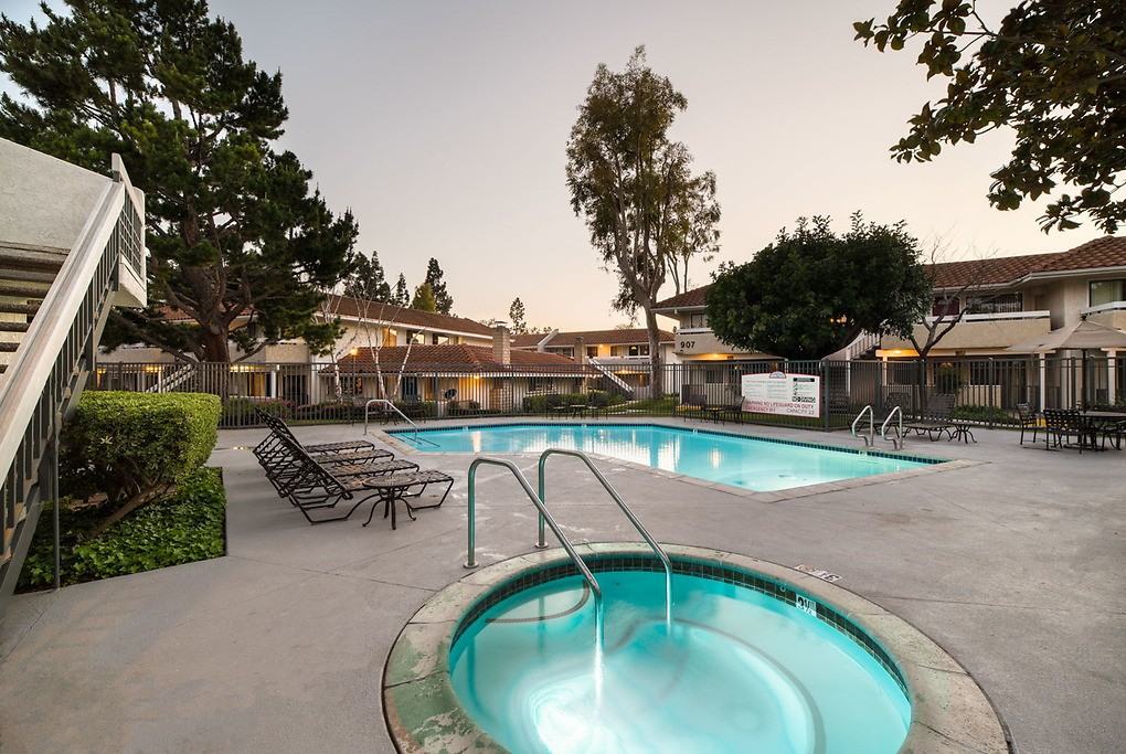 Camarillo Oaks - Photo 2 of 31