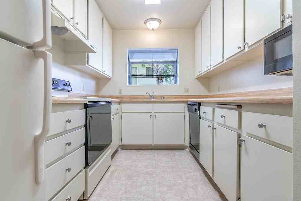 Camarillo Oaks - Photo 7 of 31