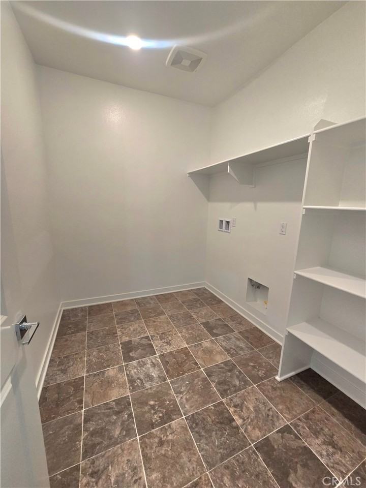 2562 E Crane Ct #2562 - Photo 4 of 36