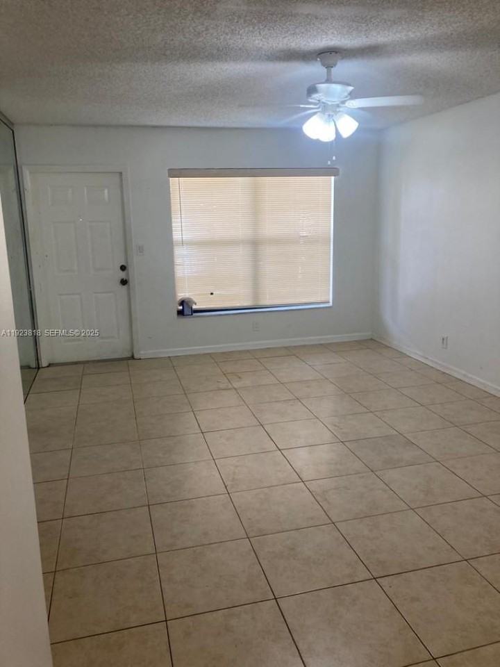 5494 Courtyard Dr #5494-5494 - Photo 7 of 17