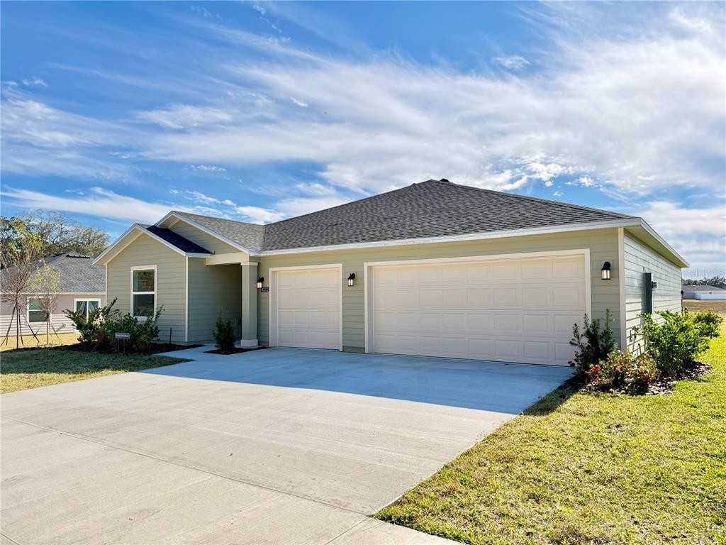 4212 Sw 82nd Ln #4212 - Photo 3 of 36