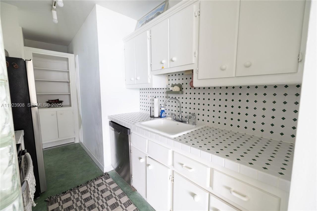 100 Lincoln Rd #100-1515 - Photo 3 of 23