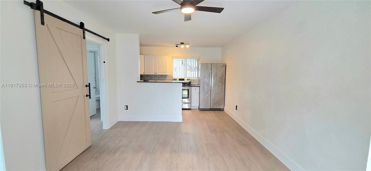 1540 Ne 118th St #1540B - Photo 4 of 22