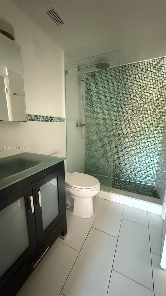 Flamingo-Lummus #15404J - Photo 5 of 7