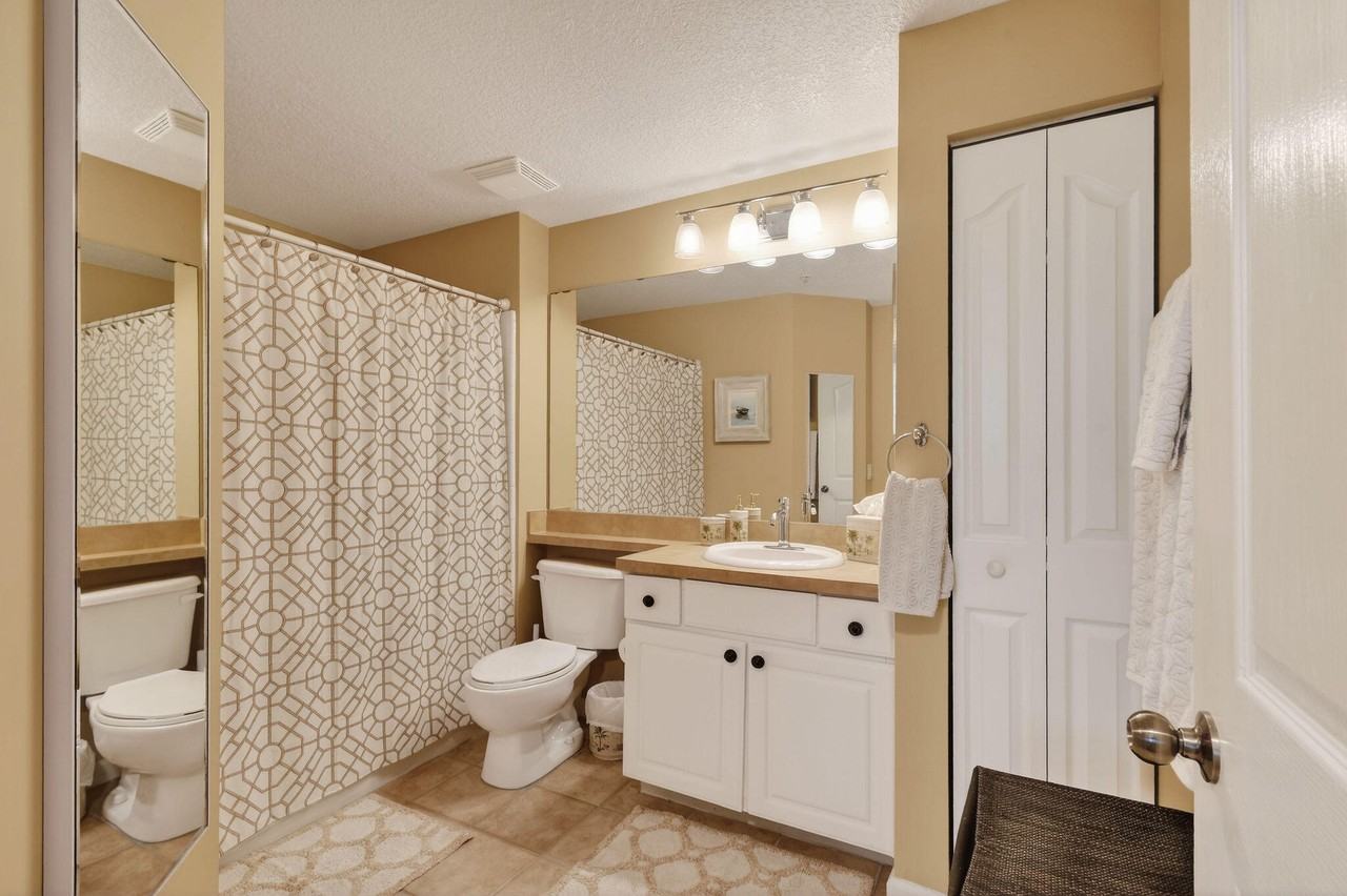 3202 Myrtlewood Cir E #3202 - Photo 4 of 37