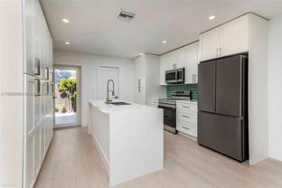 1421 Ne 30th Ct - Photo 1 of 1