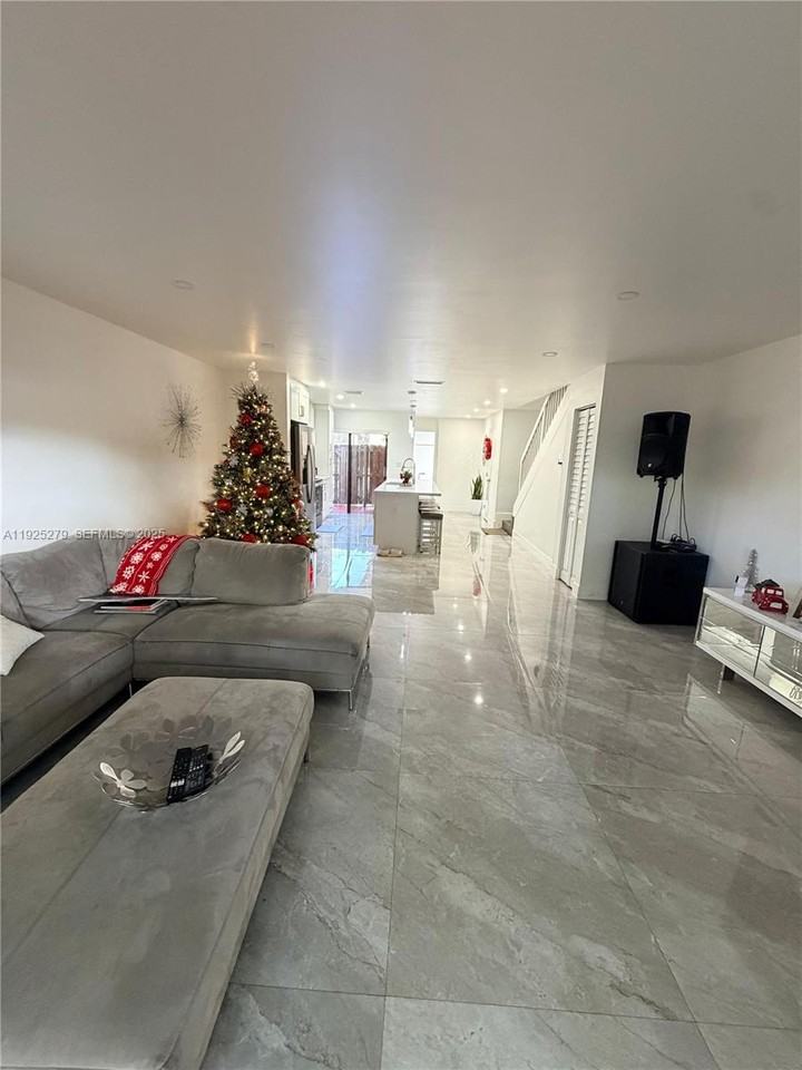 14261 Sw 94th Circle Ln - Photo 2 of 21