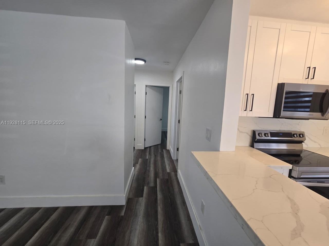 635 W 31st St #635 - Photo 4 of 13