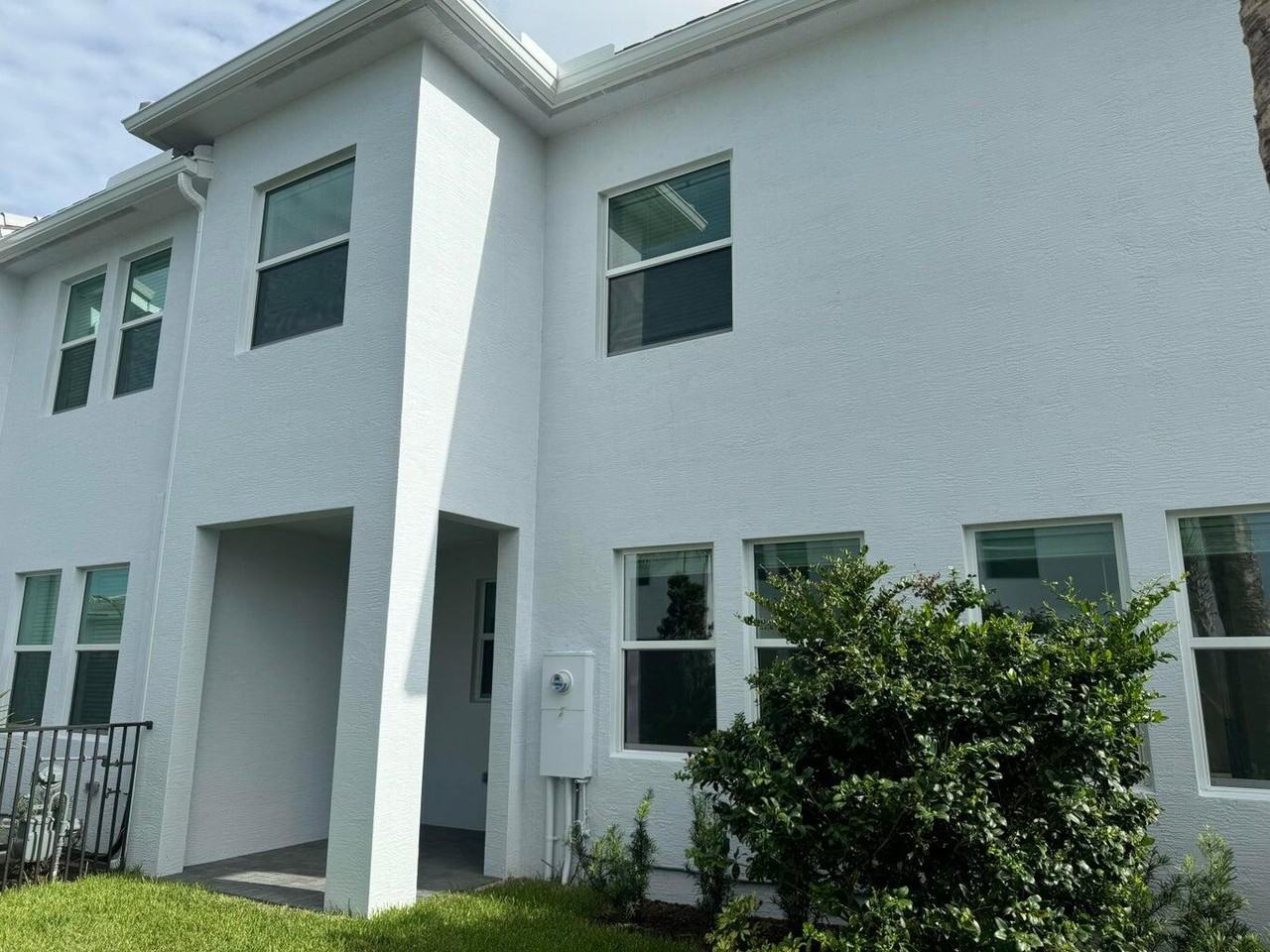 16452 Millenium Ct #16452 - Photo 5 of 8