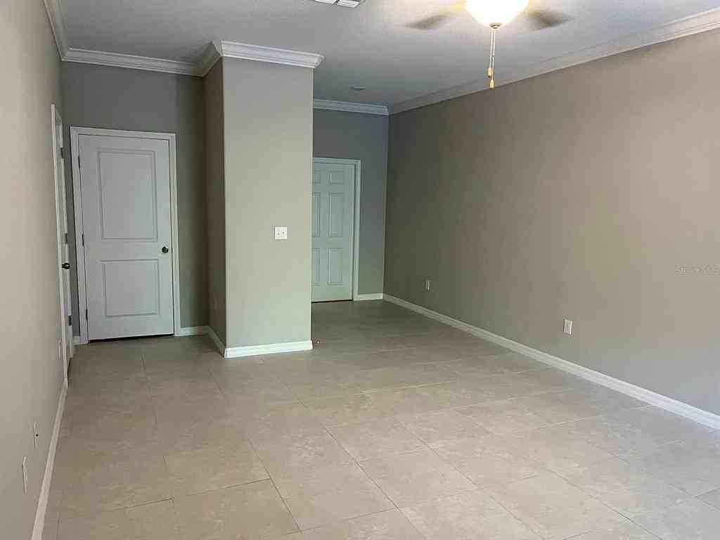 1498 Cassius St #1498 - Photo 4 of 19