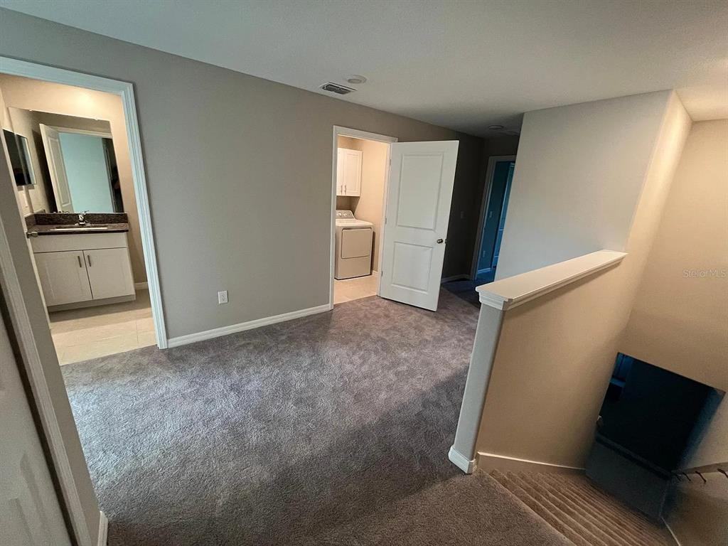 1498 Cassius St #1498 - Photo 5 of 19