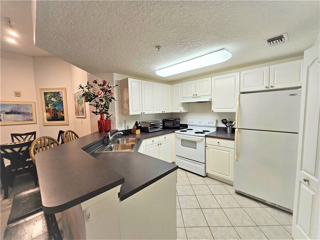 5050 Fairways Cir #5050E301 - Photo 4 of 36