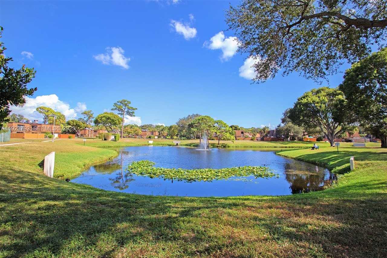 4059 Palm Bay Cir #4059C - Photo 2 of 27