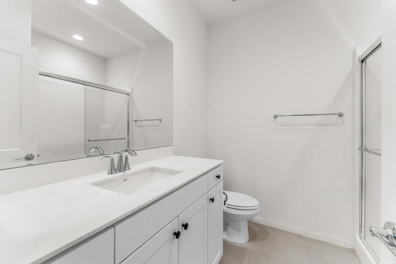 3915 E Fincastle St #3915 - Photo 5 of 35