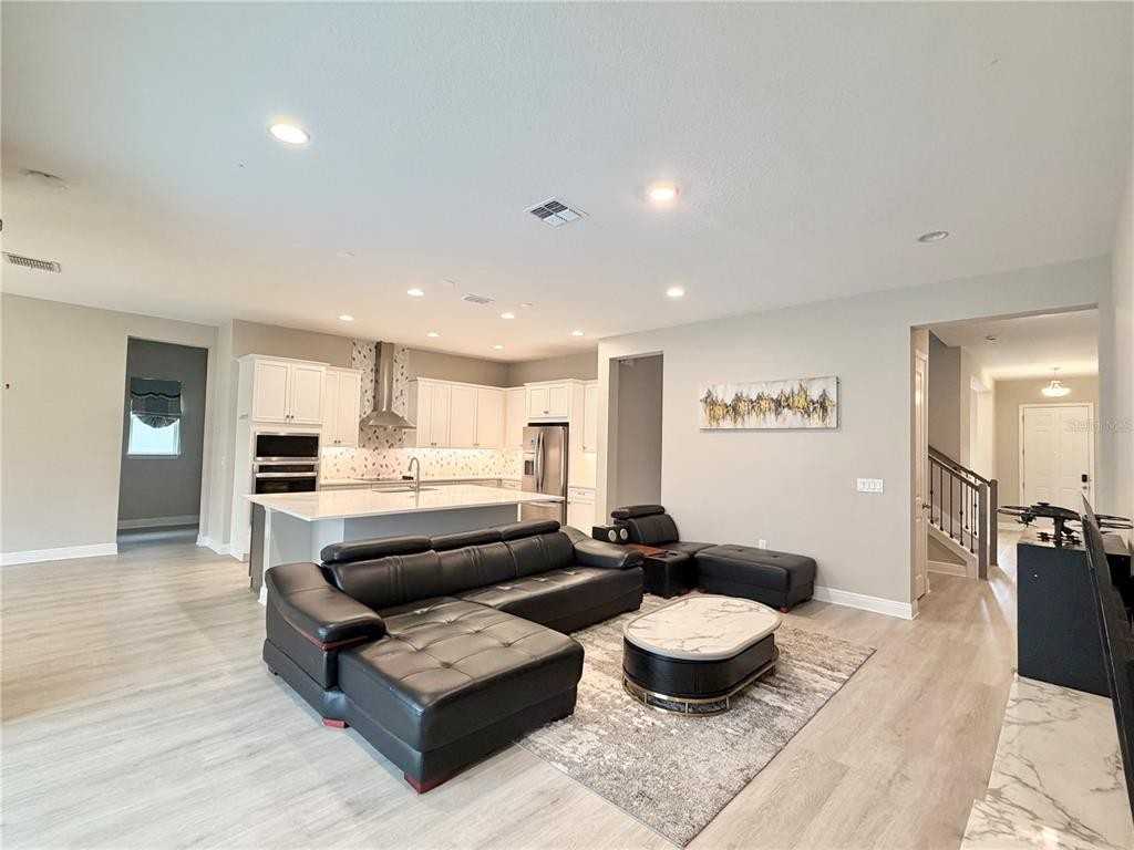 19153 Planetree St #19153 - Photo 5 of 37