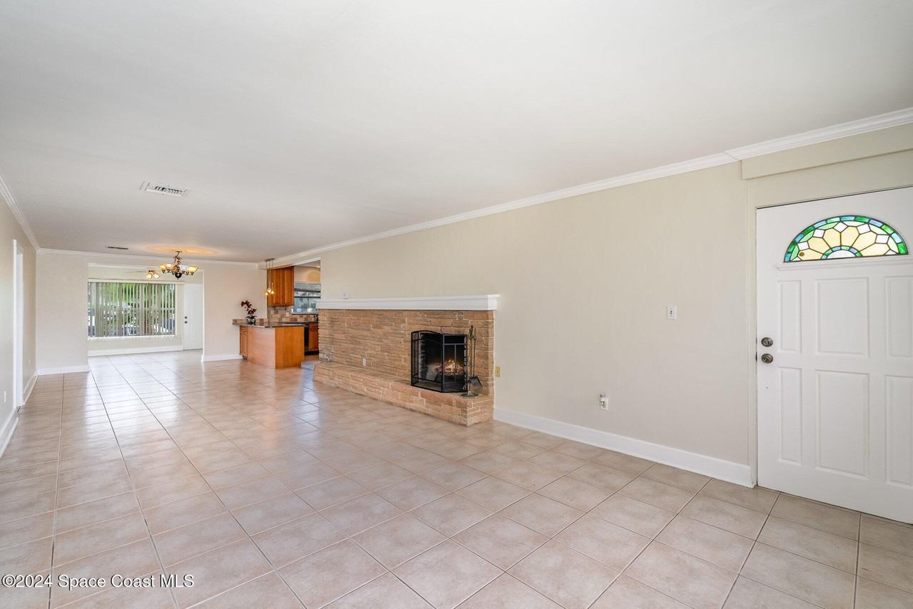 1655 Wavecrest St #1655 - Photo 3 of 26