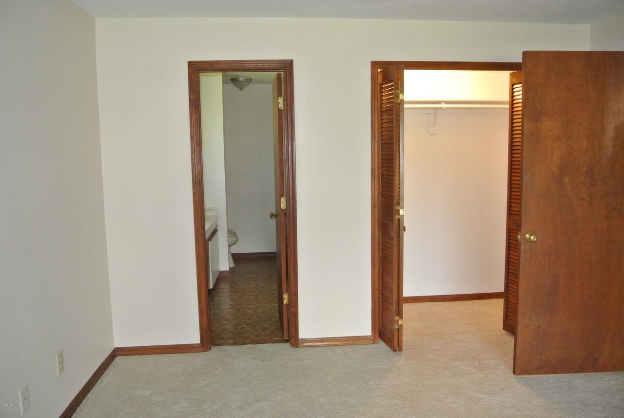 321 Huntsville St Ne #321 - Photo 2 of 15