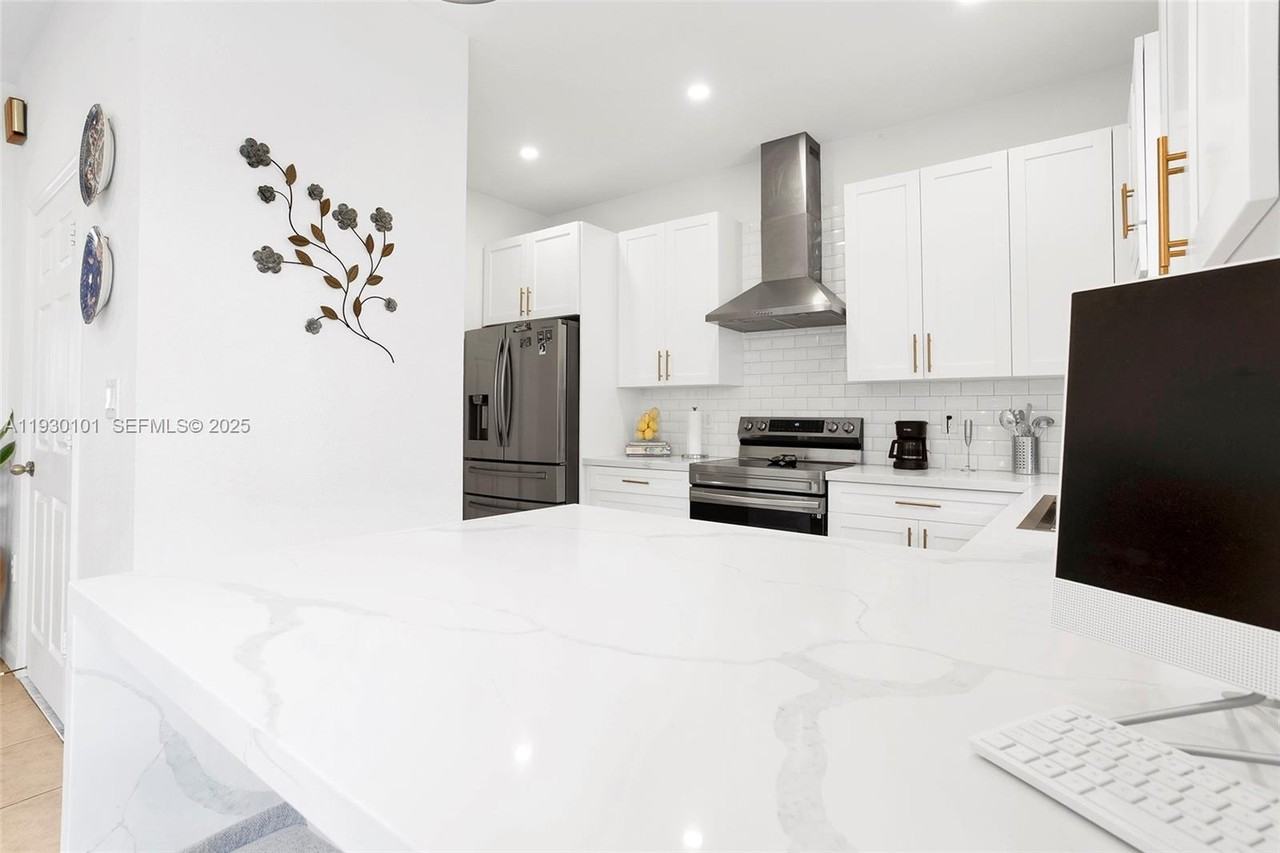 13285 Sw 128th St - Photo 4 of 32