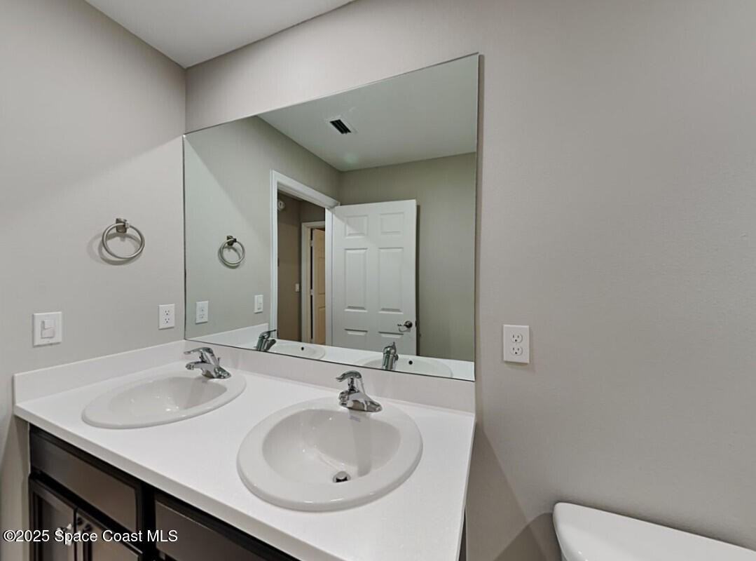 2702 Hester Ave Se #2702 - Photo 4 of 11