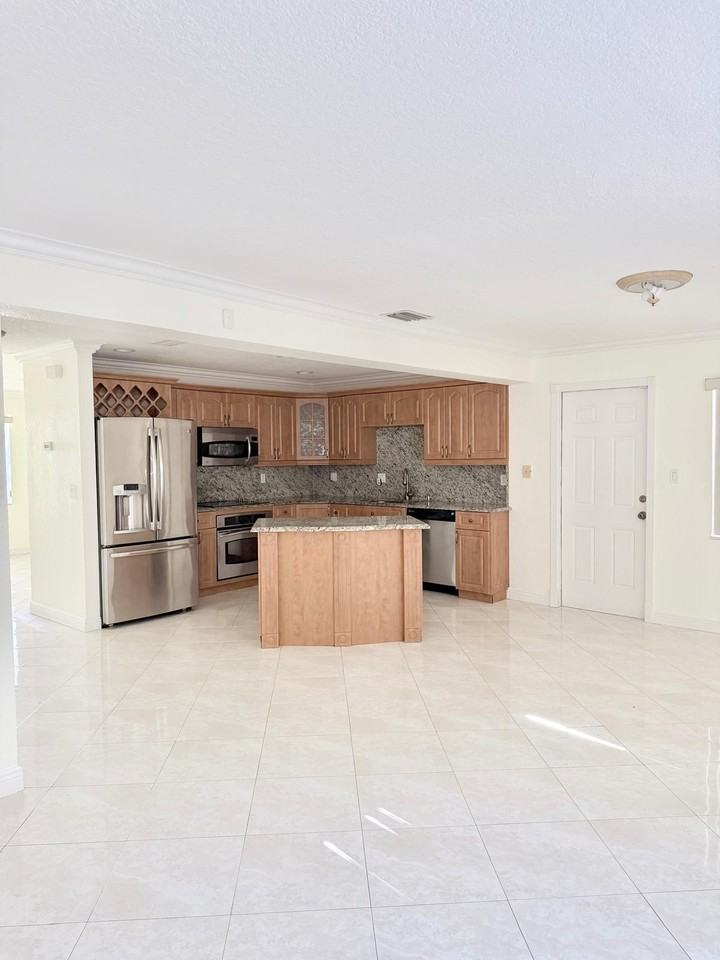 2594 W End Rd #2594 - Photo 7 of 19