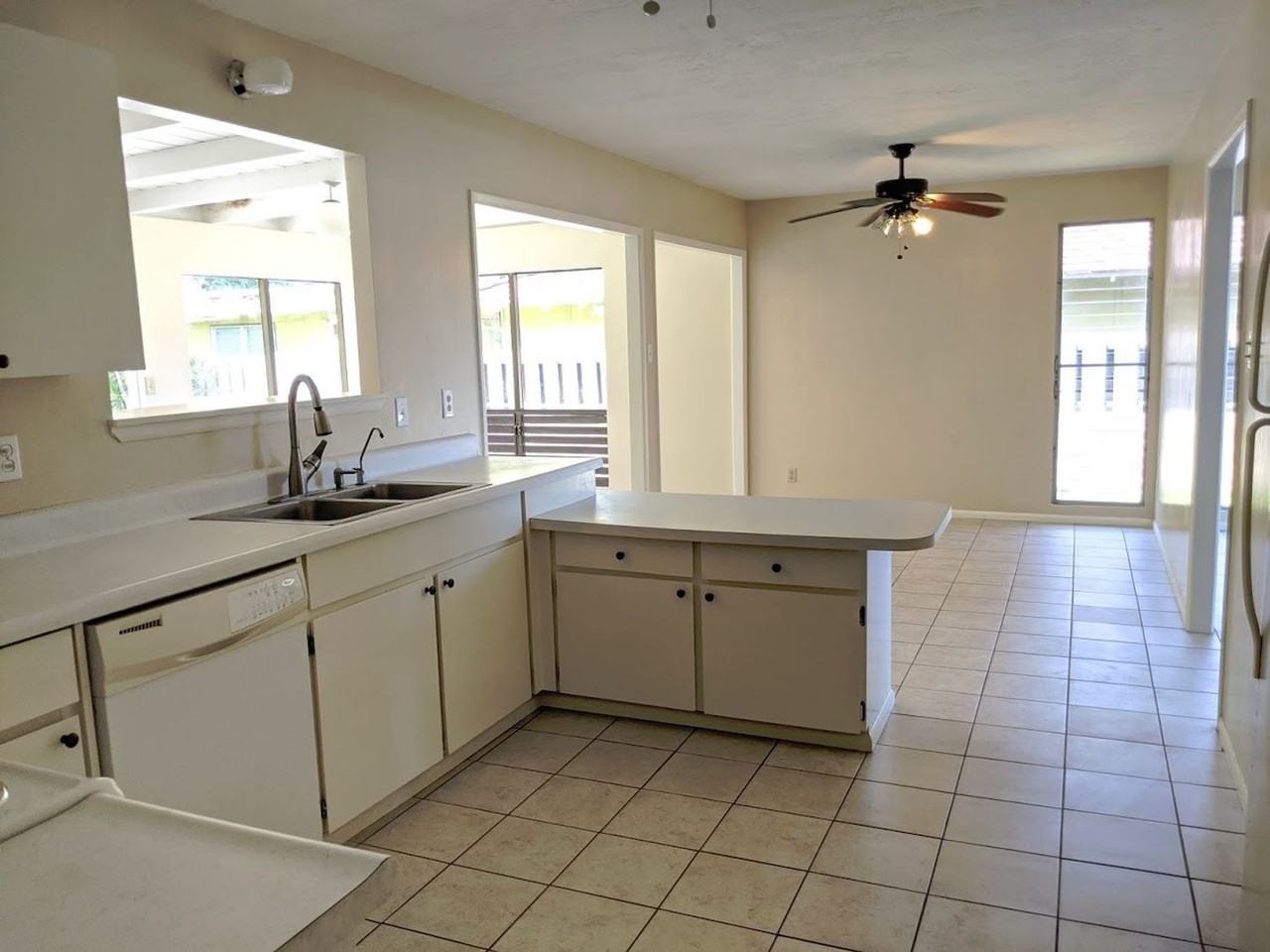 1127 Akipola St - Photo 7 of 17