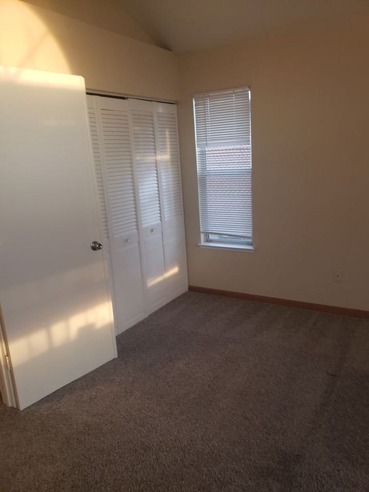 654 Catalina Cir - Photo 6 of 28