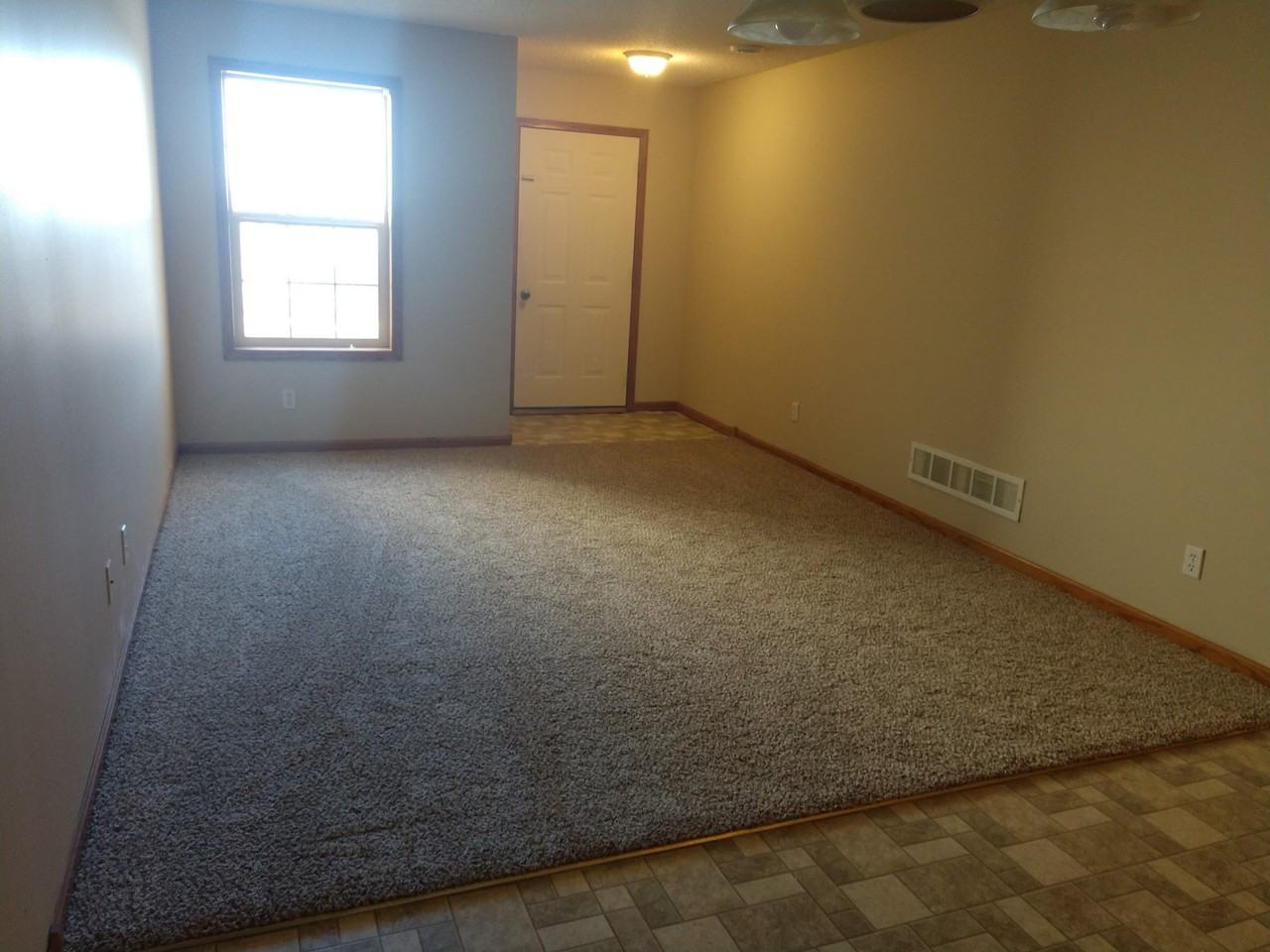 4165 Orleans Dr Ne - Photo 3 of 15