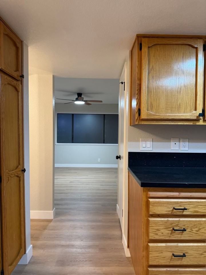 189 E Upjohn Ave - Photo 5 of 16