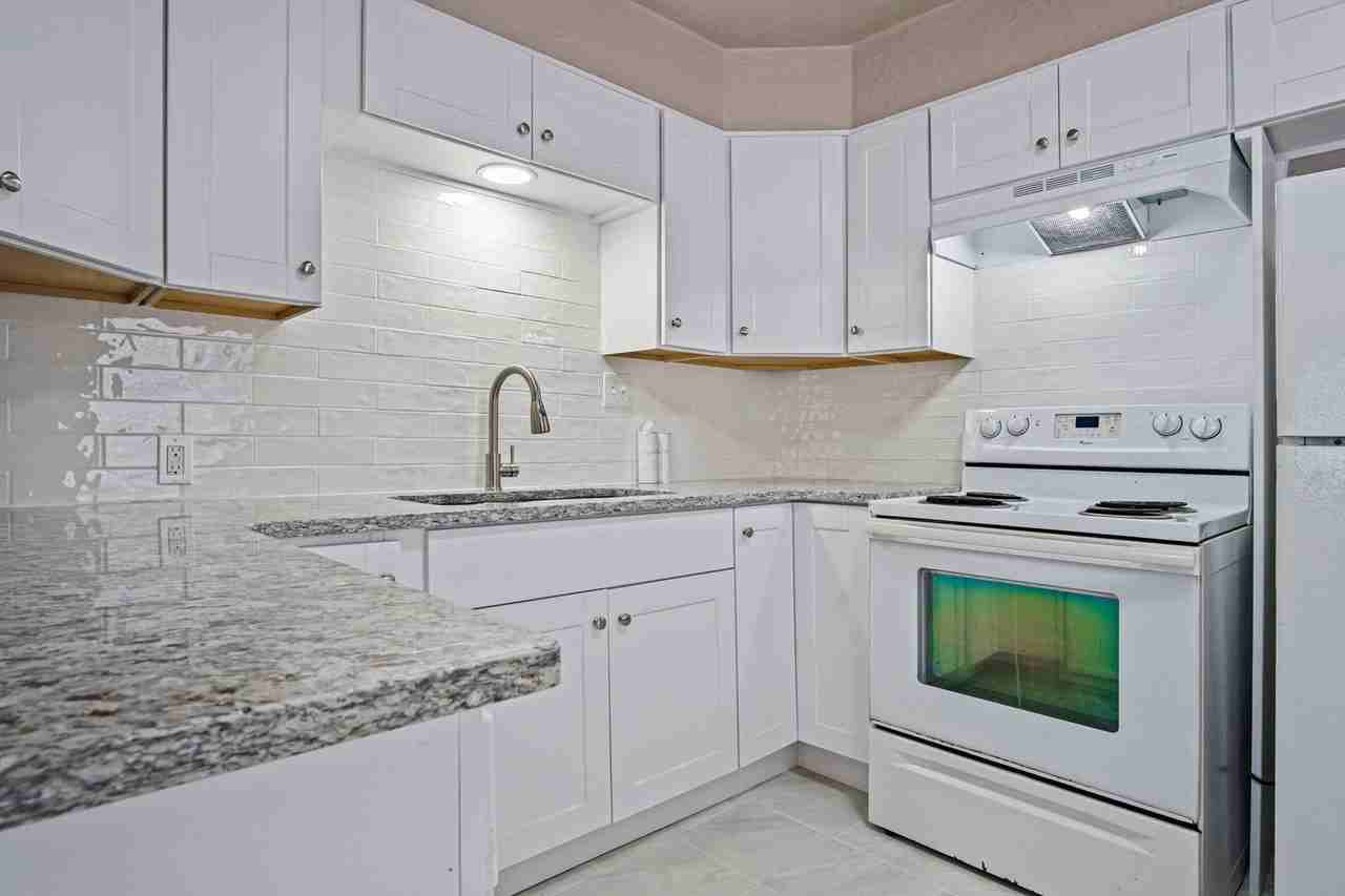 7202 Nw 46th St - Photo 2 of 21