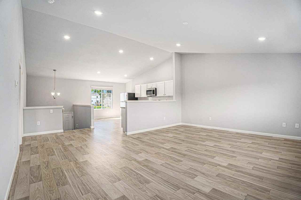 16507 Bedington Dr - Photo 2 of 21