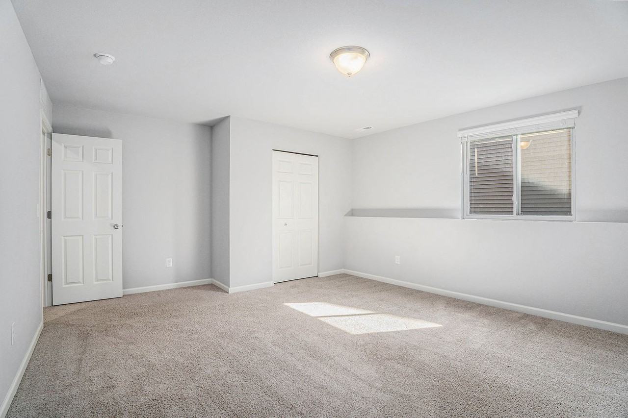 16507 Bedington Dr - Photo 5 of 21