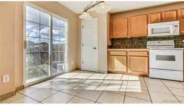 7913 S Kalispell Way - Photo 4 of 21