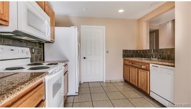 7913 S Kalispell Way - Photo 7 of 21