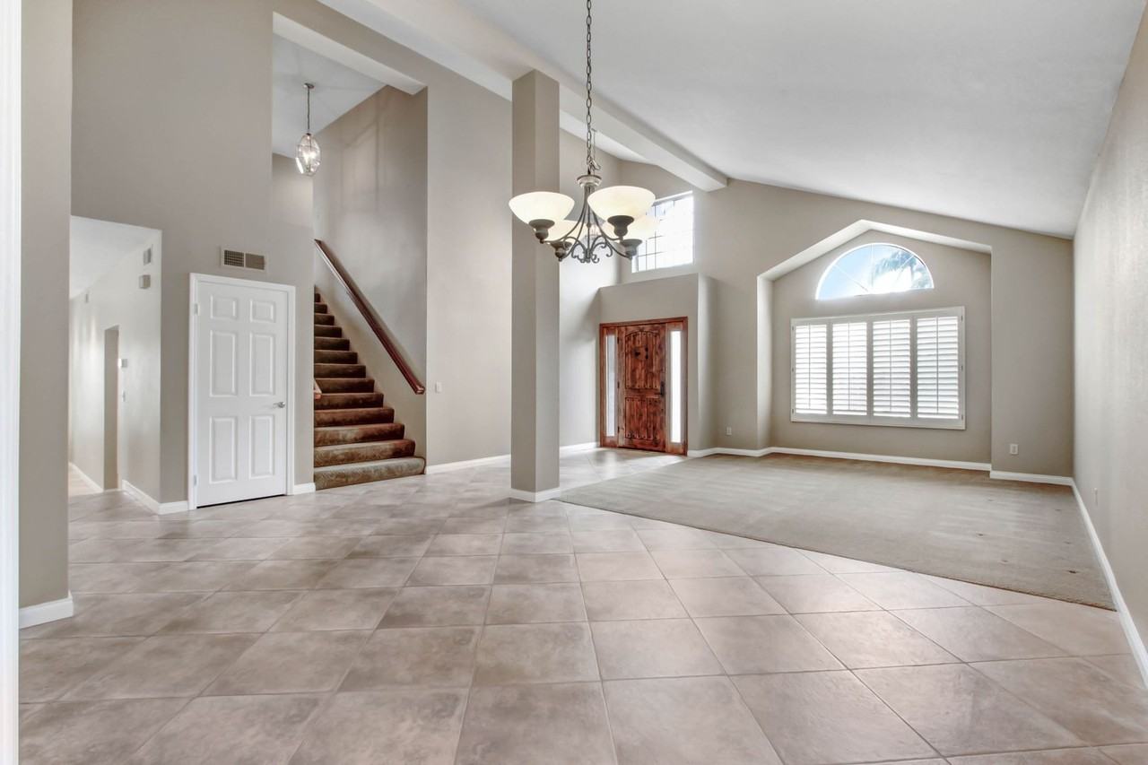 9 Danforth Ave - Photo 5 of 36