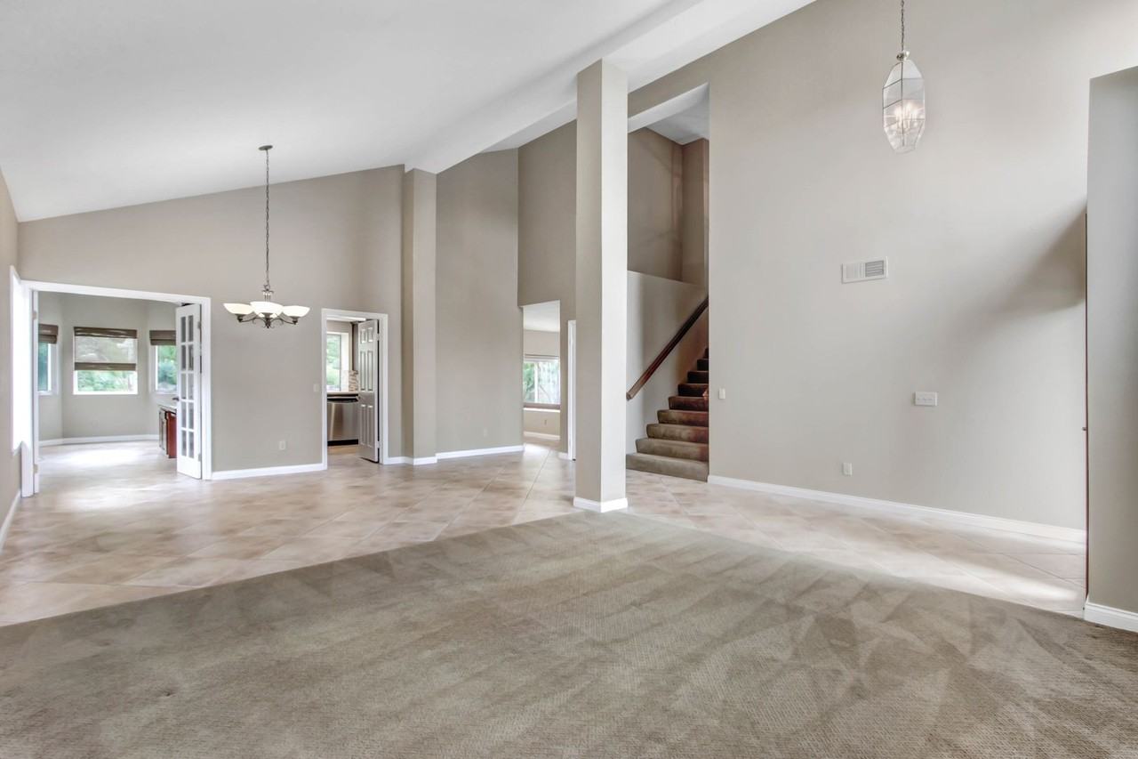 9 Danforth Ave - Photo 7 of 36