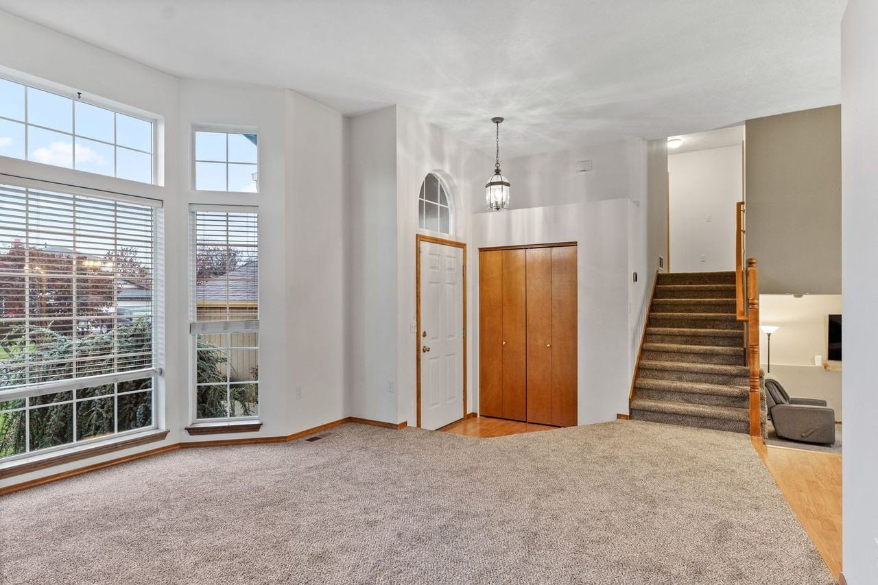 19127 E Baldwin Ln - Photo 6 of 50