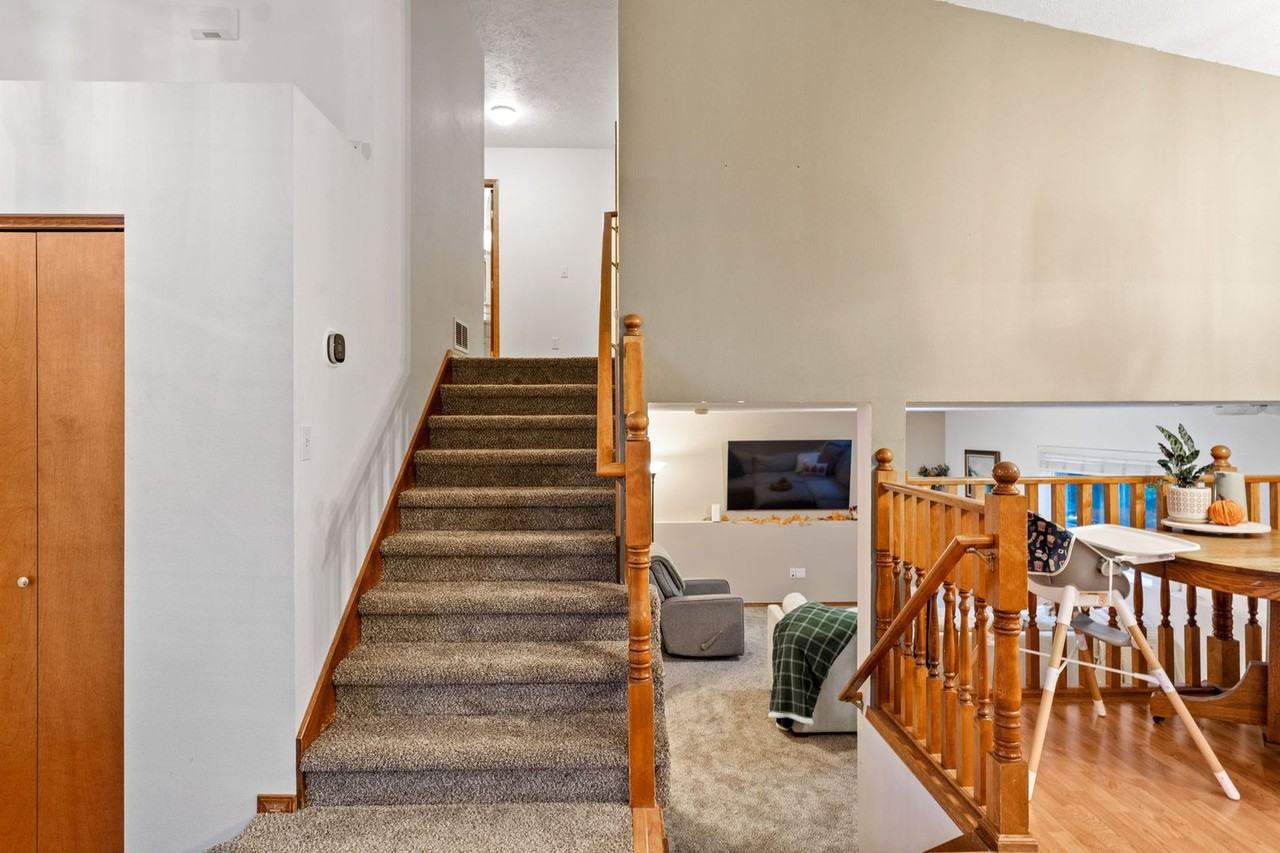 19127 E Baldwin Ln - Photo 7 of 50