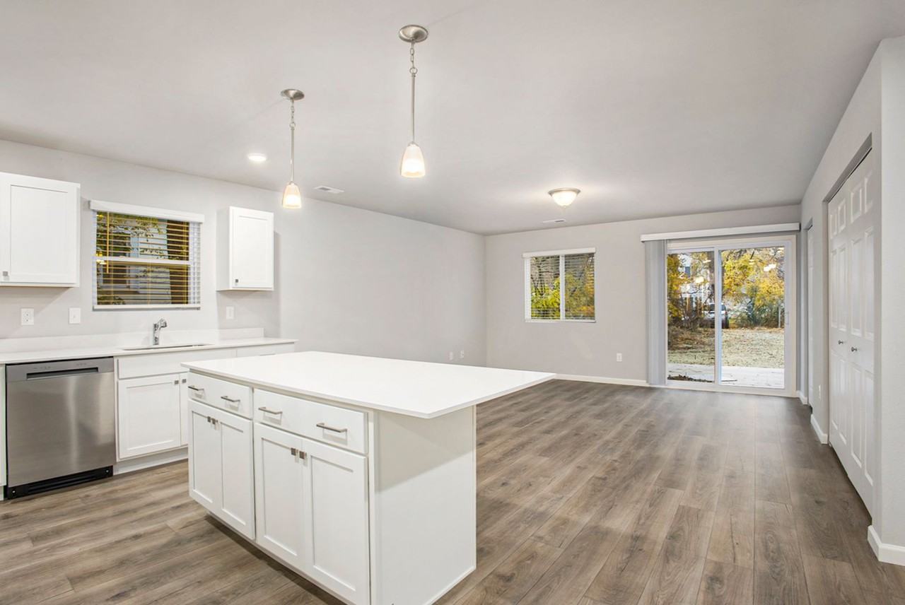 1874 Manz St - Photo 2 of 22