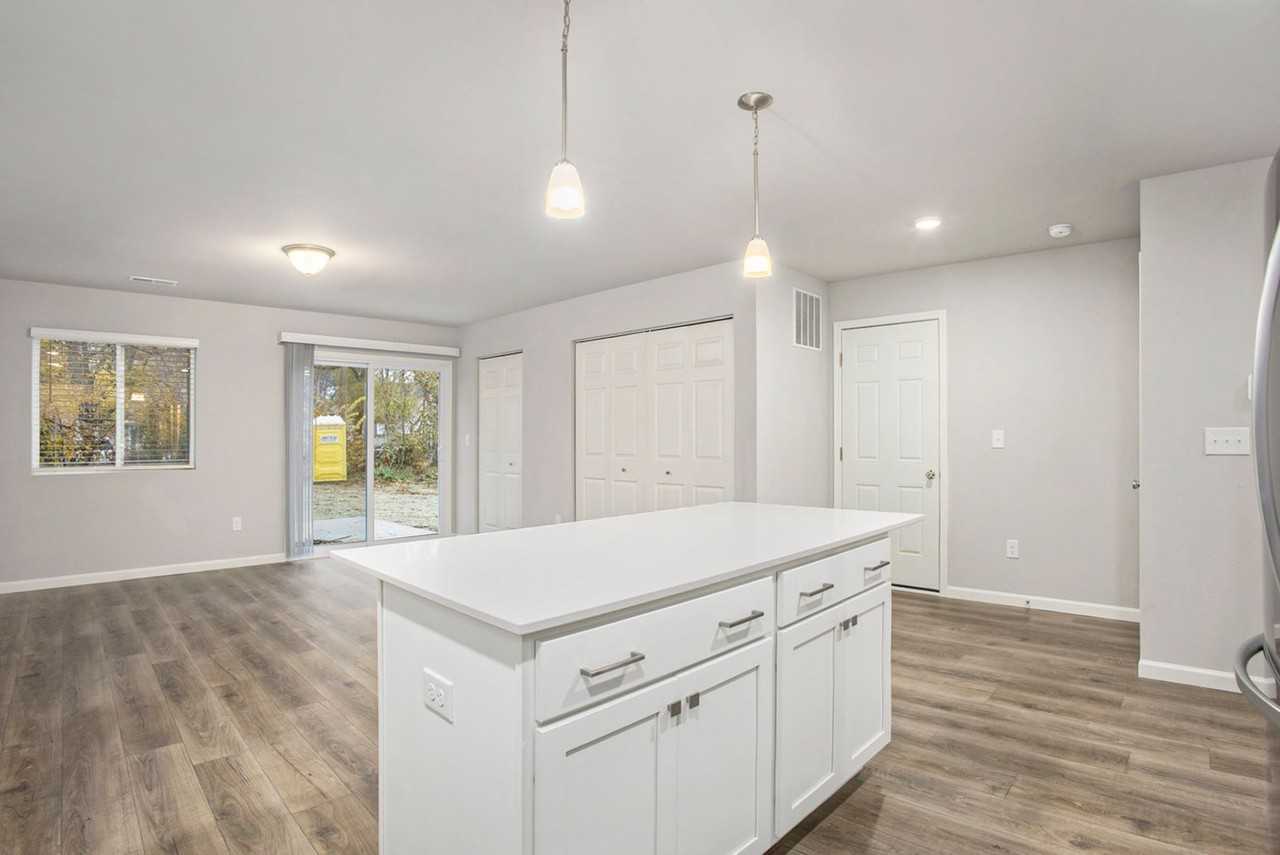 1874 Manz St - Photo 7 of 22