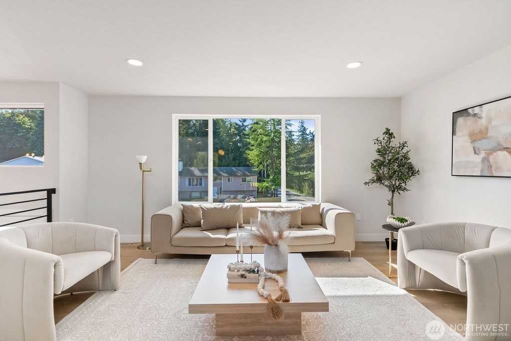 11602 Southeast 210th Place - Photo 5 of 39