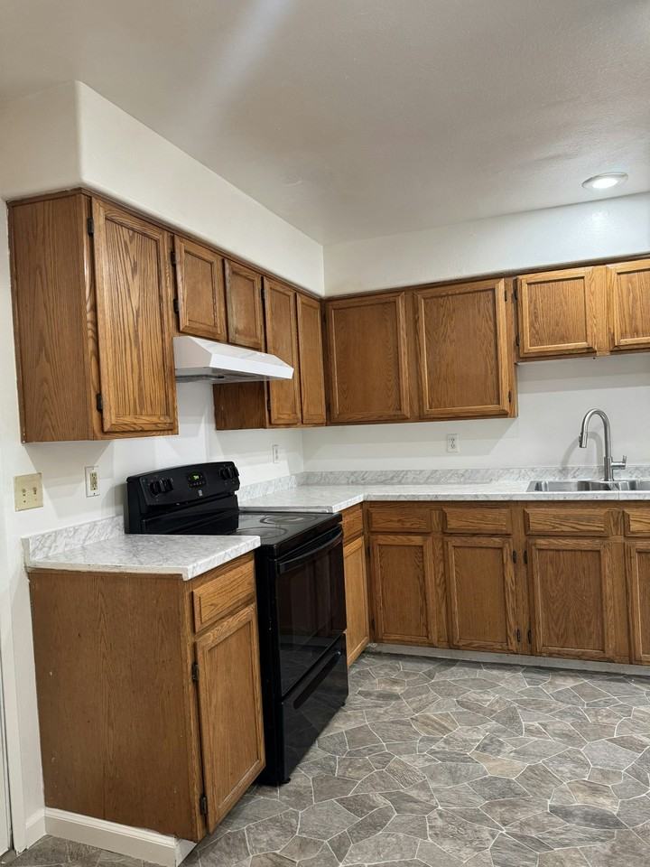 9 76th Street Southeast, Unit B - Photo 4 of 27