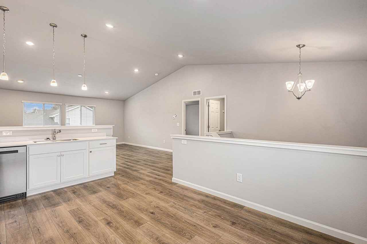 11121 Farmway Dr - Photo 7 of 24