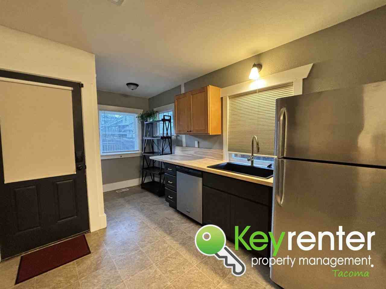 3908 S Thompson Ave - Photo 7 of 26