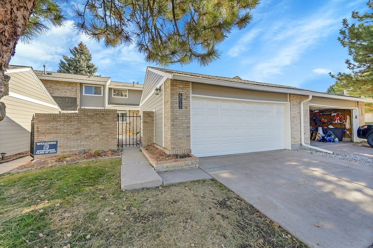 7106 S Vine Cir E - Photo 2 of 26