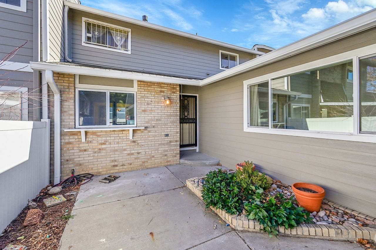 7106 S Vine Cir E - Photo 3 of 26