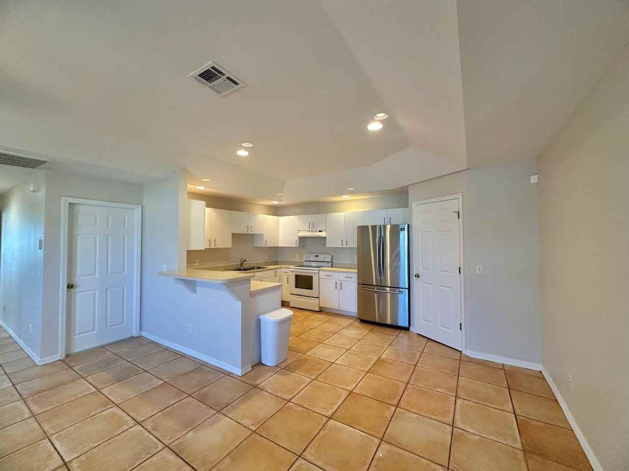 4020 Sw 7th Pl - Photo 6 of 19