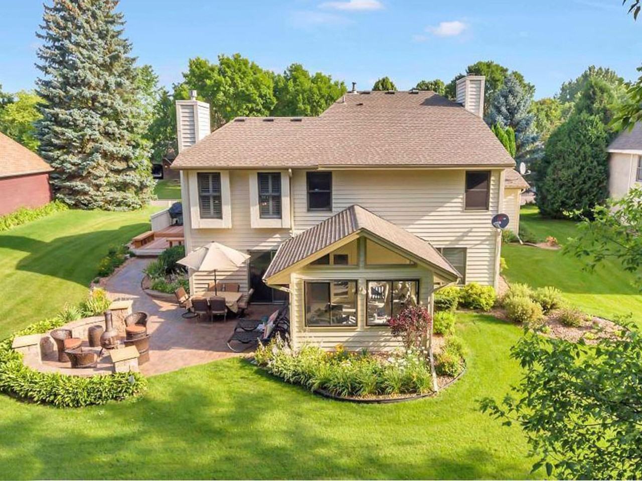 14325 44th Ave N - Photo 3 of 34