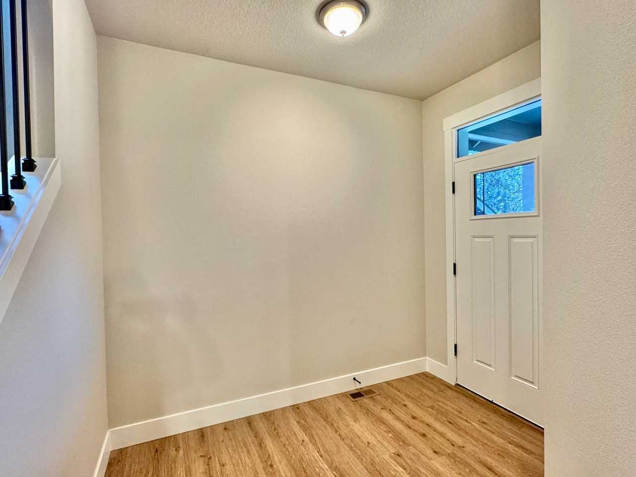 1309 Ne 70th St - Photo 5 of 32