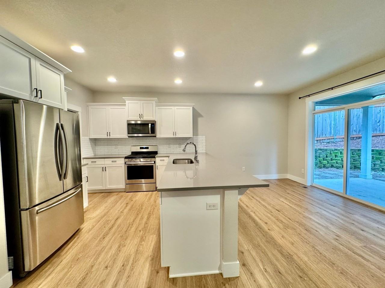 1309 Ne 70th St - Photo 7 of 32